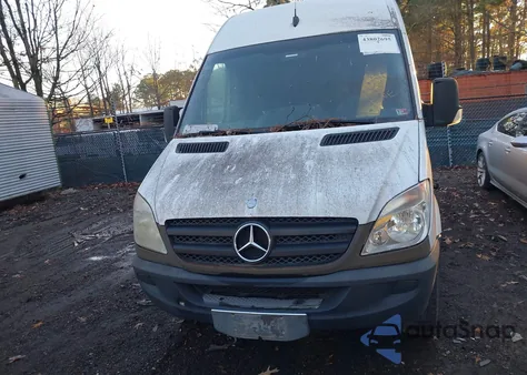 2011 Mercedes-Benz Sprinter 2500 Normal Roof из США, поврежденный, VIN WD3PE7CC0B5540866